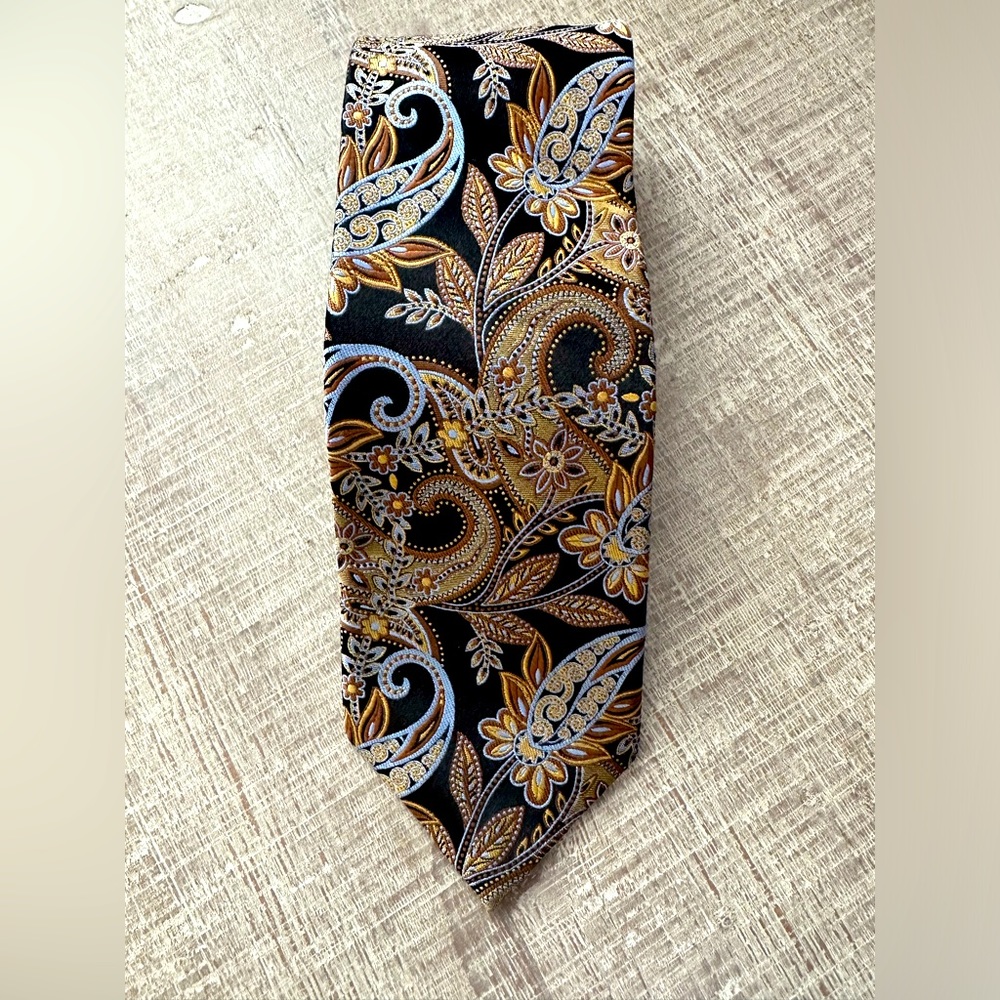 JZ Boulder Mens silk tie paisley print